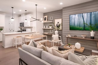 117 Lyla Ln in New Brunswick, NJ - Building Photo - Building Photo