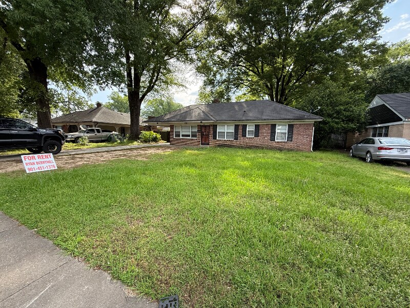 1644 S White Station Rd in Memphis, TN - Building Photo