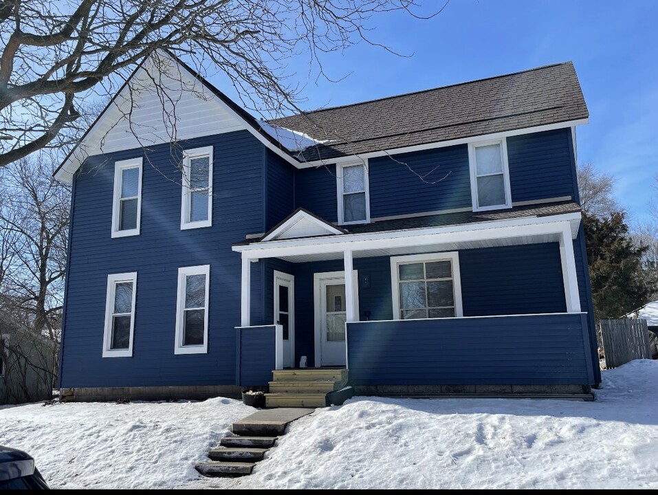 2020 4th St in Eau Claire, WI - Building Photo