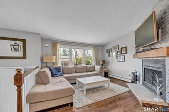 10 Grove Pl in Bethel, CT - Building Photo - Building Photo