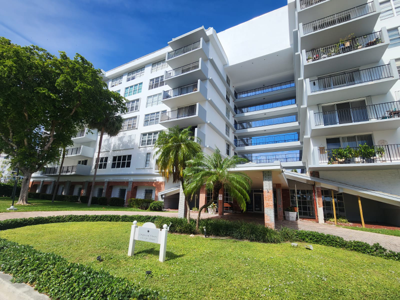 1001-1091 91st St in Bay Harbor Islands, FL - Foto de edificio