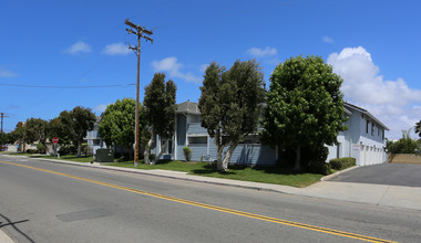 Cape Cod Senior Villas (55+ Senior Community) in Oceanside, CA - Building Photo - Building Photo