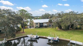 11517 W Sandpiper Ct in Crystal River, FL - Building Photo