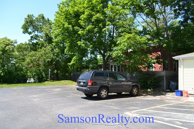 41 Woodward Ave in East Providence, RI - Building Photo - Building Photo