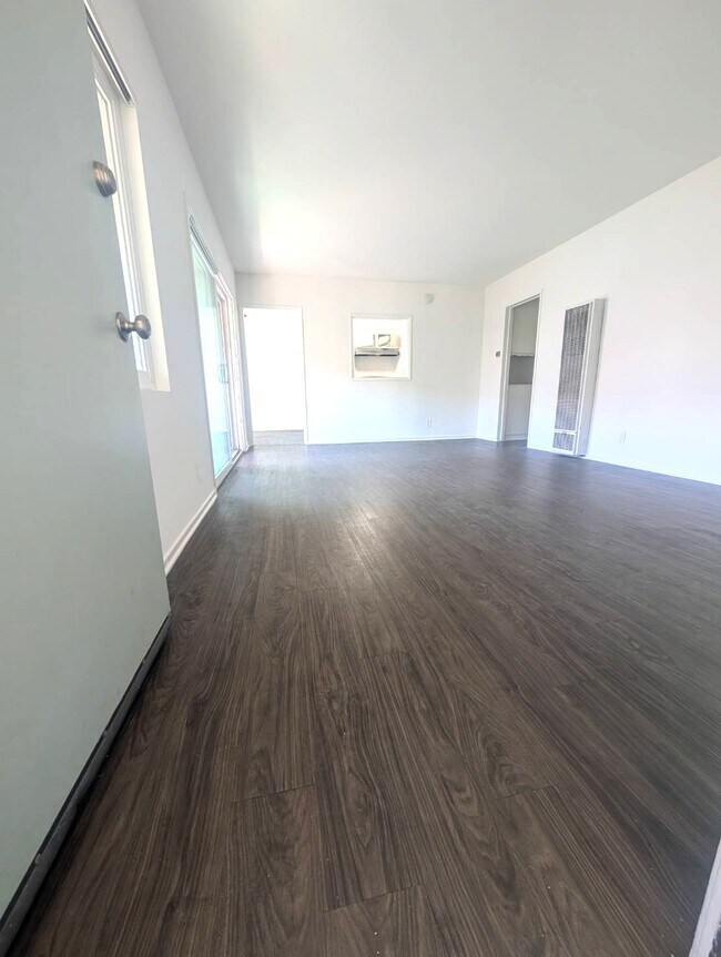 3694 Redondo Beach Blvd in Torrance, CA - Building Photo - Building Photo