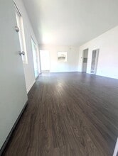 3694 Redondo Beach Blvd, Unit D in Torrance, CA - Foto de edificio - Building Photo