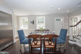 615 King of Prussia Rd in Wayne, PA - Building Photo