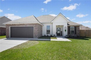 117 Rail Wy in Thibodaux, LA - Building Photo