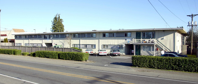 Hipkins Court Apartments in Lakewood, WA - Building Photo - Building Photo