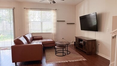 2009 Beachberry Ln in Oviedo, FL - Foto de edificio - Building Photo