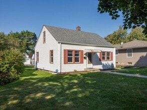 1149 Smith Ave S in West St. Paul, MN - Building Photo - Building Photo