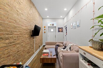 2354 N Elston Ave in Chicago, IL - Building Photo - Building Photo