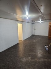 1833 Cornwall Ave in Waterloo, IA - Building Photo - Building Photo