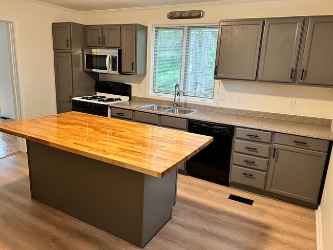 17 Pheasant Dr in Augusta, ME - Building Photo - Building Photo