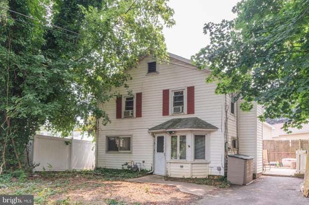 704 Bethel Ave, Unit 1st floor