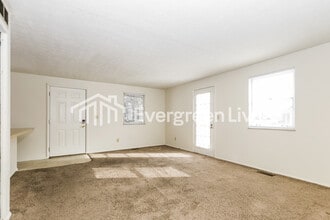 8062 Mt Hood in Dayton, OH - Building Photo - Building Photo