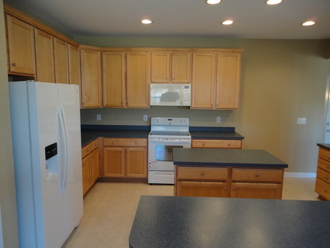 3227 Enchanting Way in Raleigh, NC - Foto de edificio - Building Photo