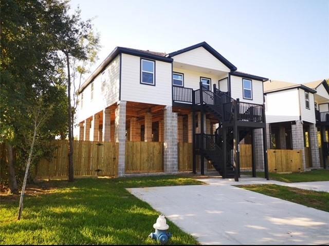 622 Maple Way in Houston, TX - Building Photo