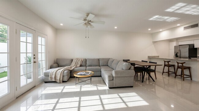 property at 384 Wilcrest Dr