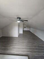 1410 Lake Rd in La Marque, TX - Building Photo