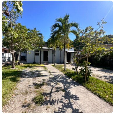 276 E 12th St in Hialeah, FL - Foto de edificio