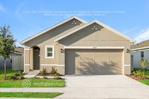 7989 Majestic Palms Ct in Venice, FL - Building Photo