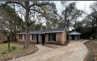 1459 Cambridge Ct in Mobile, AL - Building Photo
