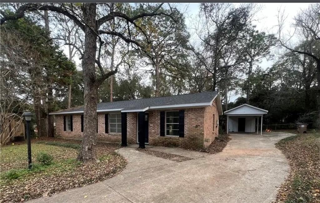 1459 Cambridge Ct in Mobile, AL - Building Photo