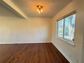 2715 Fenwick Dr in Dallas, TX - Building Photo - Building Photo