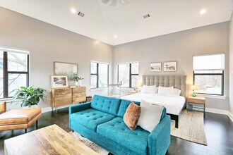 1205 Short Hackberry St in Austin, TX - Building Photo - Building Photo