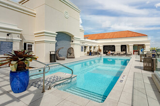 Mizner Park Apartments in Boca Raton, FL - Foto de edificio - Building Photo