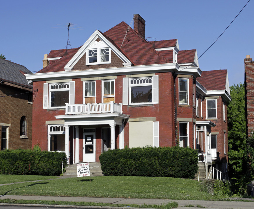 731 Elberon Ave in Cincinnati, OH - Foto de edificio