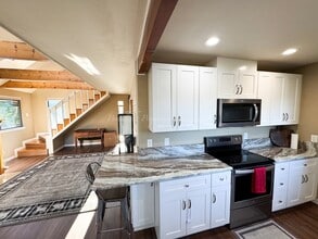 8155 Comox Loop in Blaine, WA - Building Photo - Building Photo