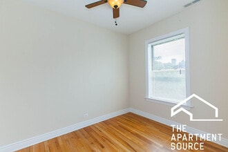 1214 W Waveland Ave in Chicago, IL - Building Photo - Building Photo