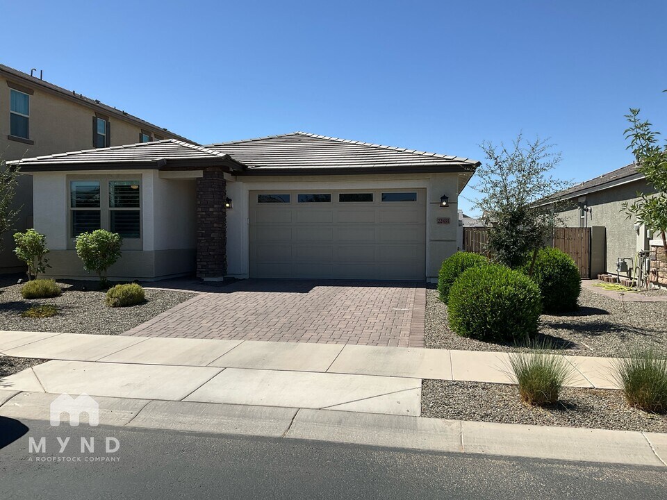 22491 E Mewes Rd in Queen Creek, AZ - Building Photo