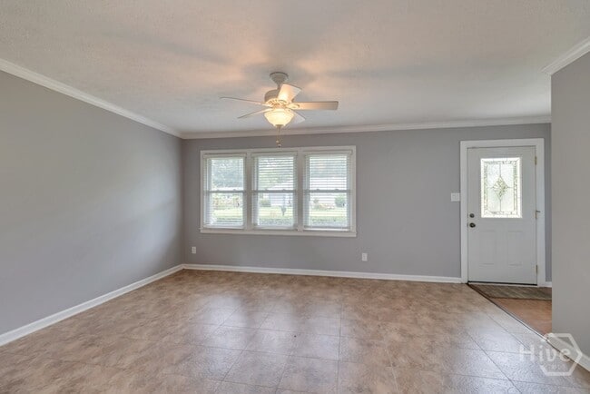 319 Tanglewood Rd in Savannah, GA - Building Photo - Building Photo