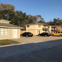 1020 N Main St in Baytown, TX - Building Photo