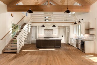1475 Anderson Ln in Santa Barbara, CA - Foto de edificio - Building Photo
