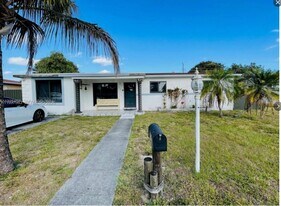 721 SW 69th Ave in Pembroke Pines, FL - Building Photo