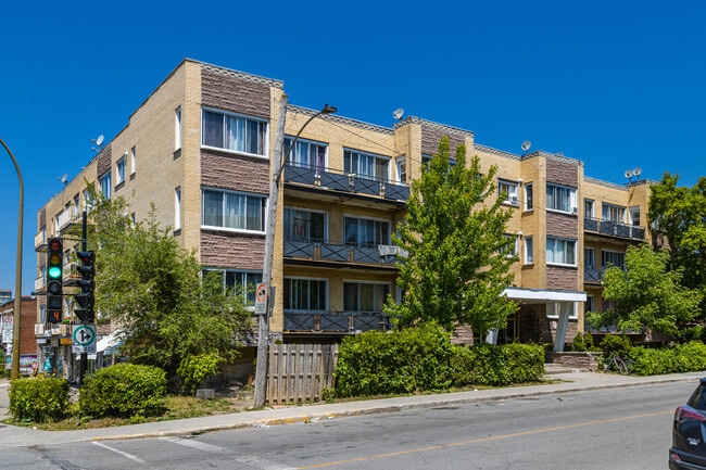 4765 Vézina Rue