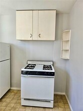 627 5th Ave, Unit 1/2 in Coraopolis, PA - Building Photo - Building Photo