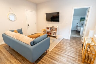 5177 NE 14th Pl in Portland, OR - Foto de edificio - Building Photo