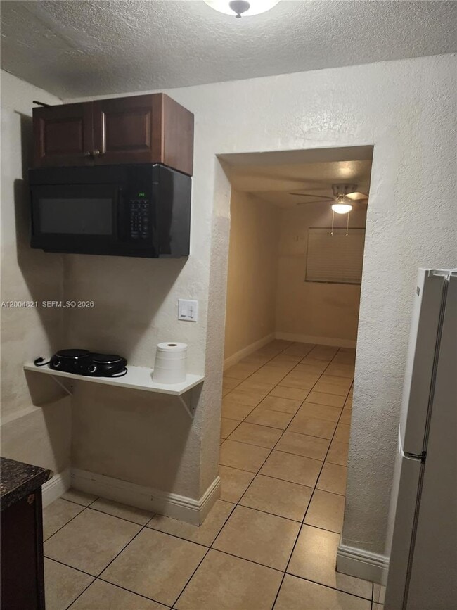 6421 SW 18th St in Miramar, FL - Building Photo - Building Photo