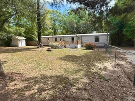 6453 Hunter St in Milton, FL - Building Photo