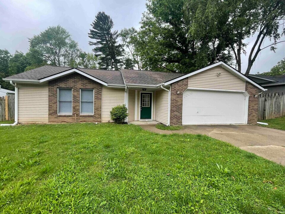 1608 S Highland Ave in Bloomington, IN - Building Photo