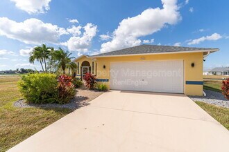 304 NW 12th Ln in Cape Coral, FL - Building Photo - Building Photo