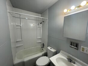 614 N Griffin St in Danville, IL - Foto de edificio - Building Photo