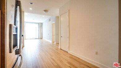 3223 W 6th St in Los Angeles, CA - Building Photo - Building Photo