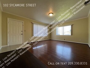 102 Sycamore St in Lodi, CA - Building Photo - Building Photo