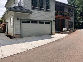 1990 Spicetree Ln SE in Salem, OR - Building Photo